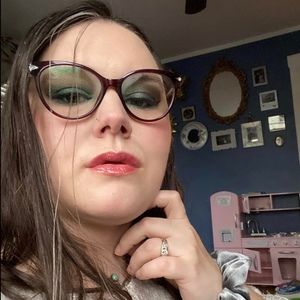 Meet your Posher, Natasha